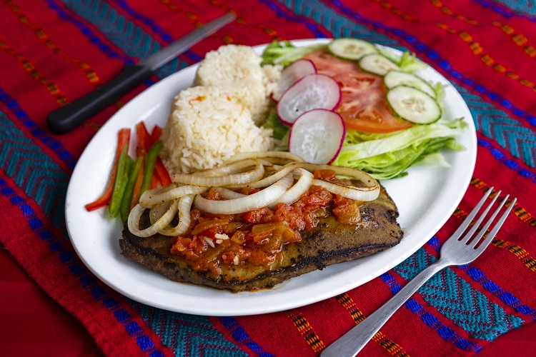 Hígado encebollado